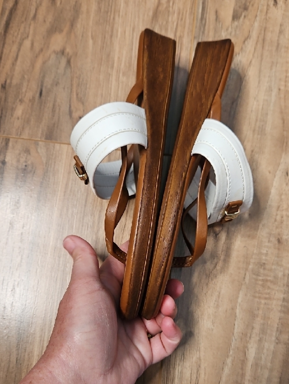 Italian Shoemakers White and Brown Leather Slide Thong Sandals 8 - Picture 5 of 11